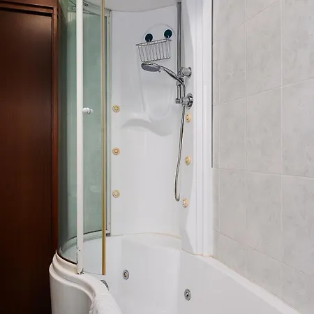 New - Parking - 10 Min From Fiera Mirho - Sleeps 4 Apartamento *