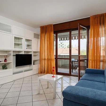Apartamento New - Parking - 10 Min From Fiera Mirho - Sleeps 4 Baranzate